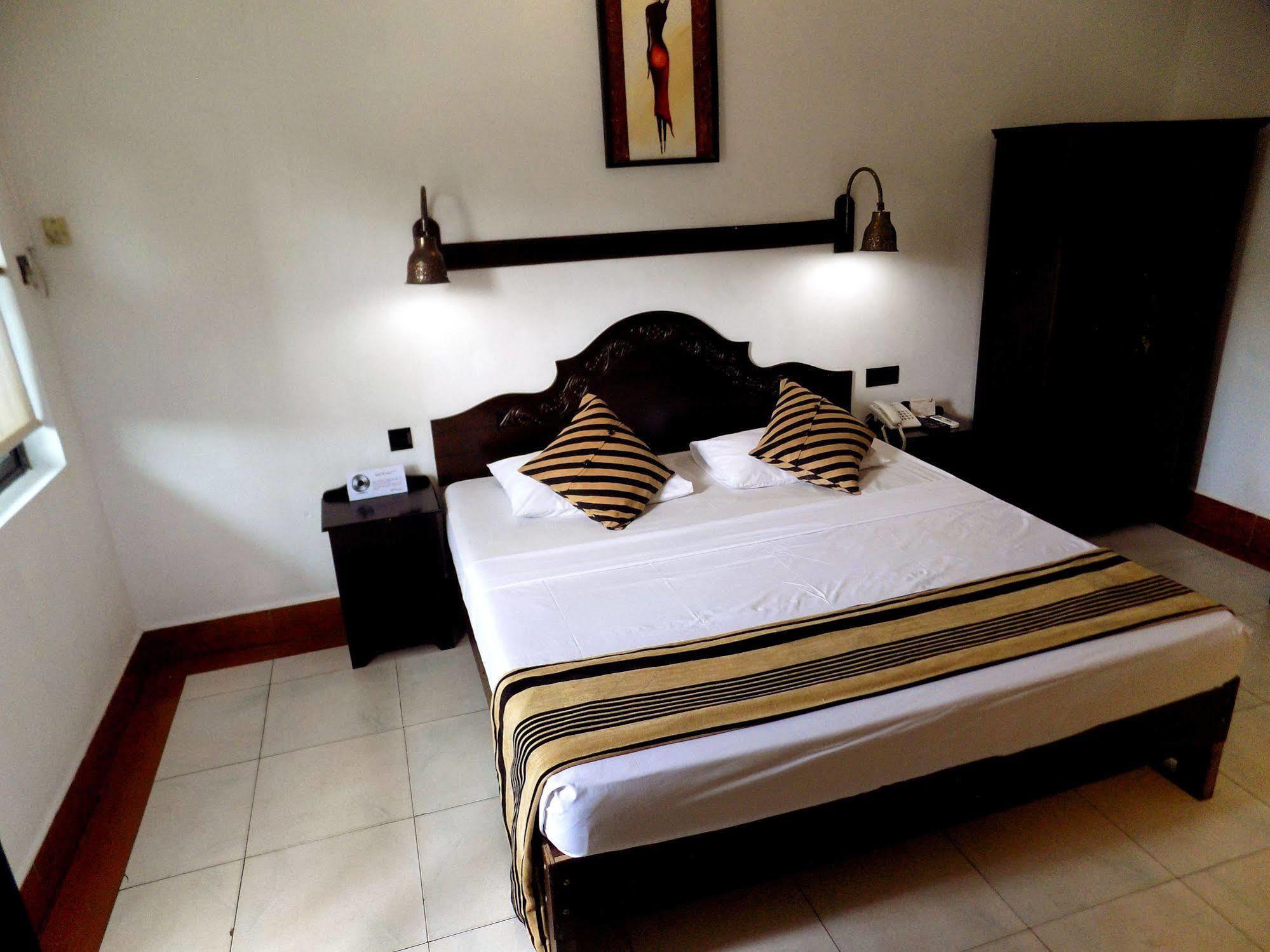 Kandyan Arts Residency Extérieur photo